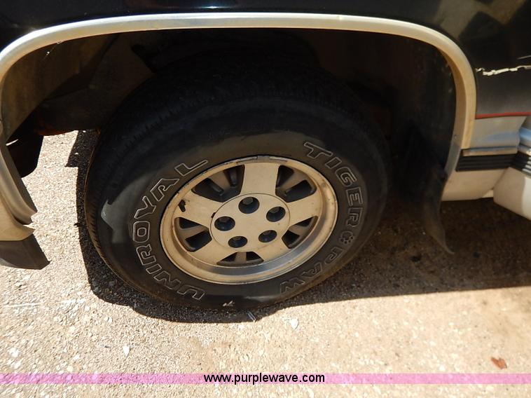 image for item I5358 1995 Chevrolet Silverado 1500 Ext. Cab pickup truck