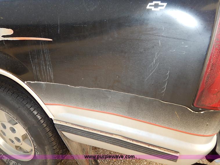 image for item I5358 1995 Chevrolet Silverado 1500 Ext. Cab pickup truck