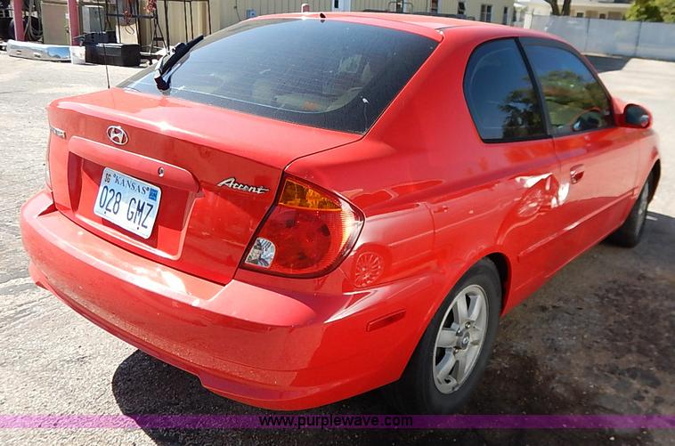 image for item I5359 2004 Hyundai Accent