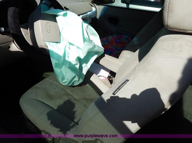 image for item I5359 2004 Hyundai Accent