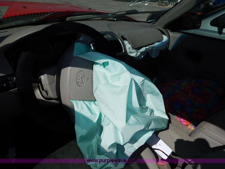 image for item I5359 2004 Hyundai Accent