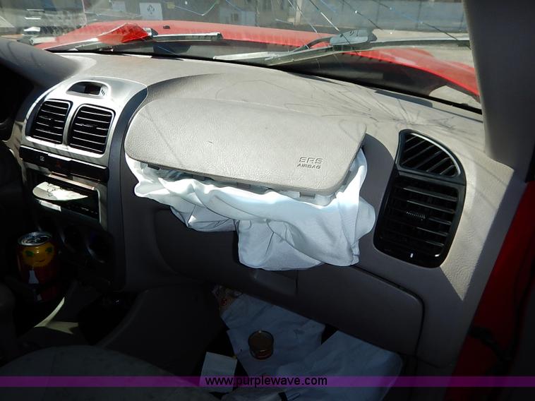 image for item I5359 2004 Hyundai Accent