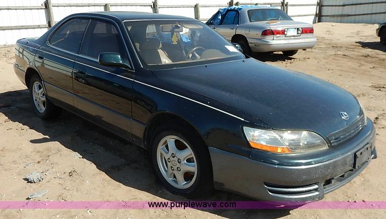 image for item I5363 1995 Lexus ES300