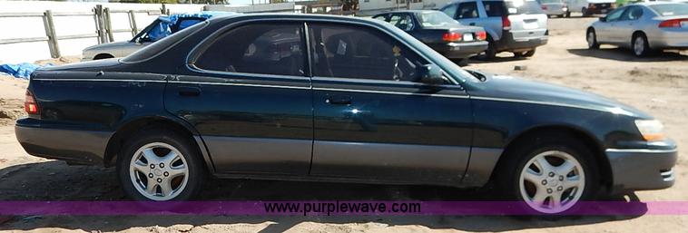 image for item I5363 1995 Lexus ES300