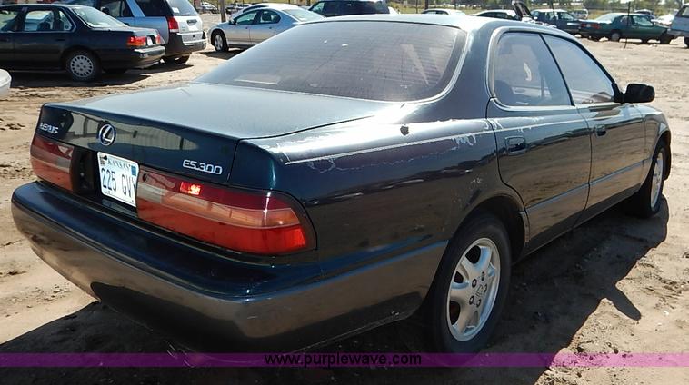 image for item I5363 1995 Lexus ES300
