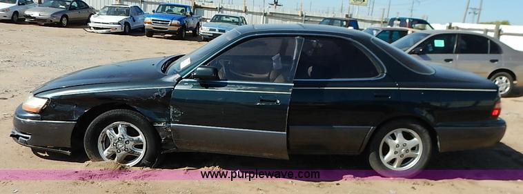 image for item I5363 1995 Lexus ES300