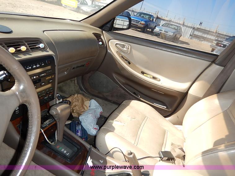 image for item I5363 1995 Lexus ES300