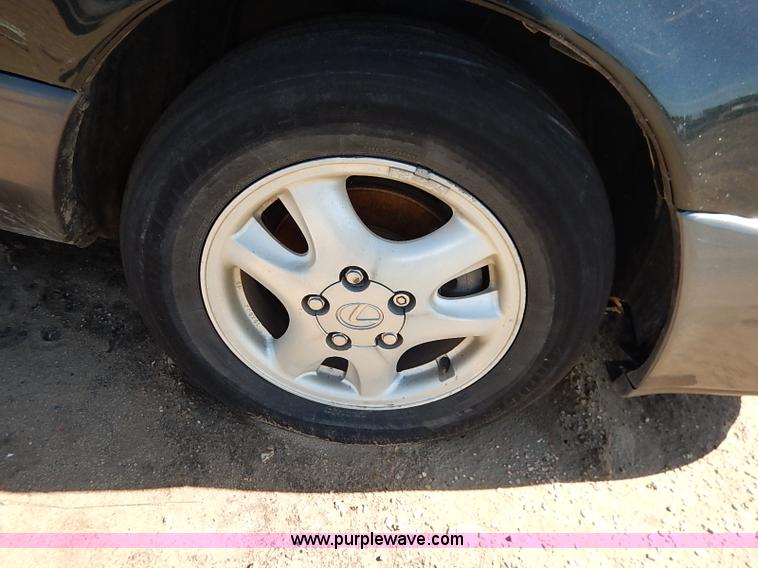 image for item I5363 1995 Lexus ES300