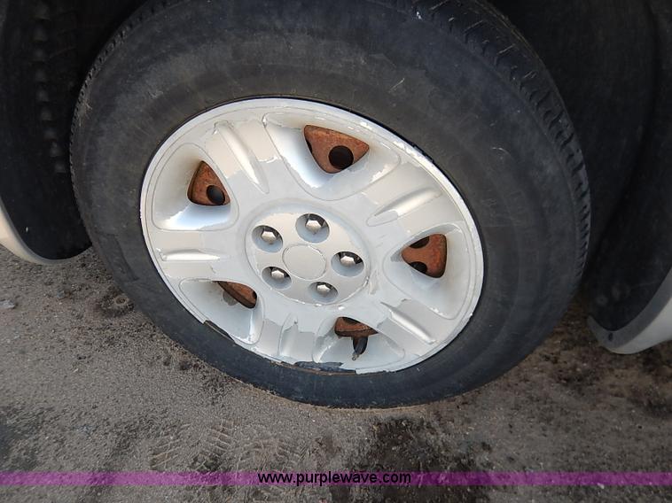 image for item I5365 2002 Dodge Intrepid SE