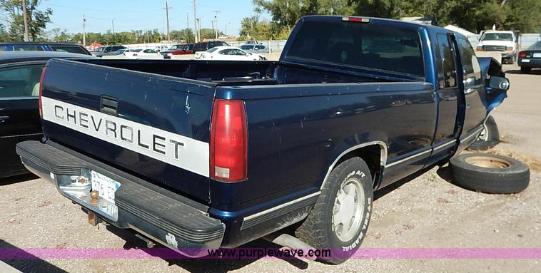 image for item I5366 1996 Chevrolet Silverado 1500 Ext. Cab pickup truck