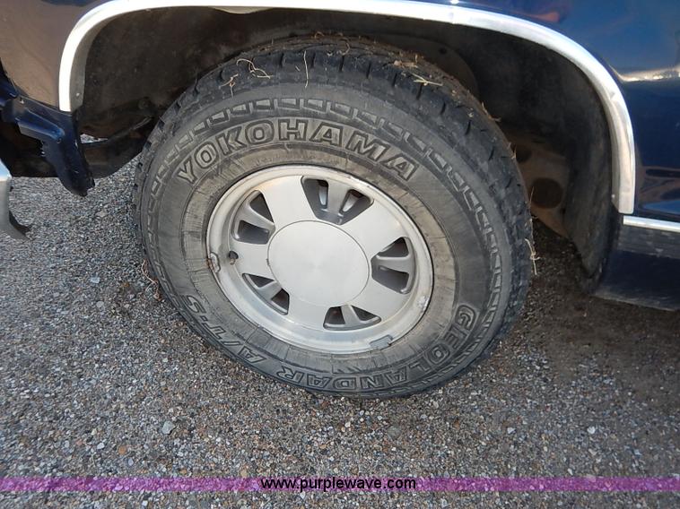 image for item I5366 1996 Chevrolet Silverado 1500 Ext. Cab pickup truck