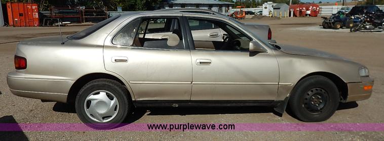 image for item I5368 1995 Toyota Camry LE