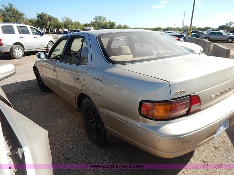 image for item I5368 1995 Toyota Camry LE