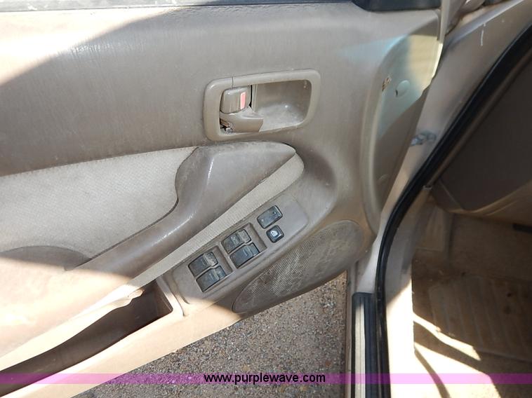 image for item I5368 1995 Toyota Camry LE