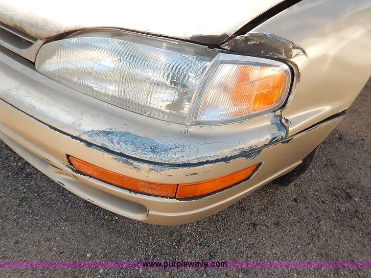 image for item I5368 1995 Toyota Camry LE