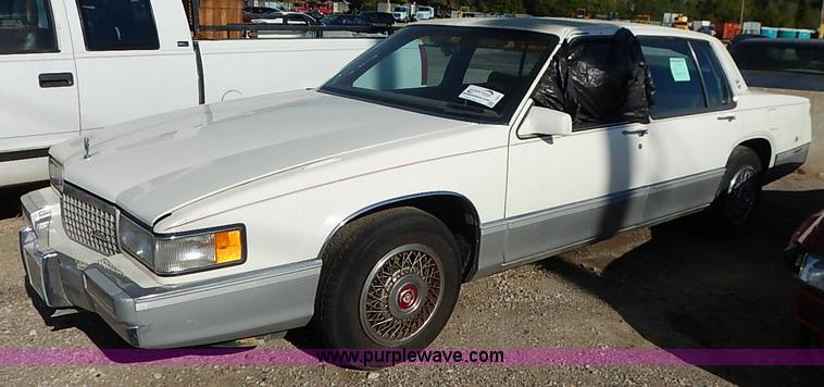 image for item I5371 1989 Cadillac DeVille Fleetwood