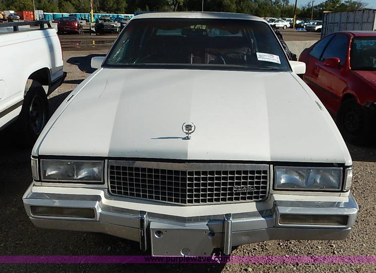 image for item I5371 1989 Cadillac DeVille Fleetwood