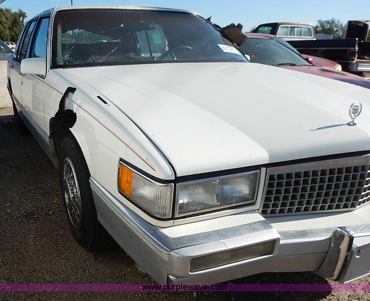 image for item I5371 1989 Cadillac DeVille Fleetwood