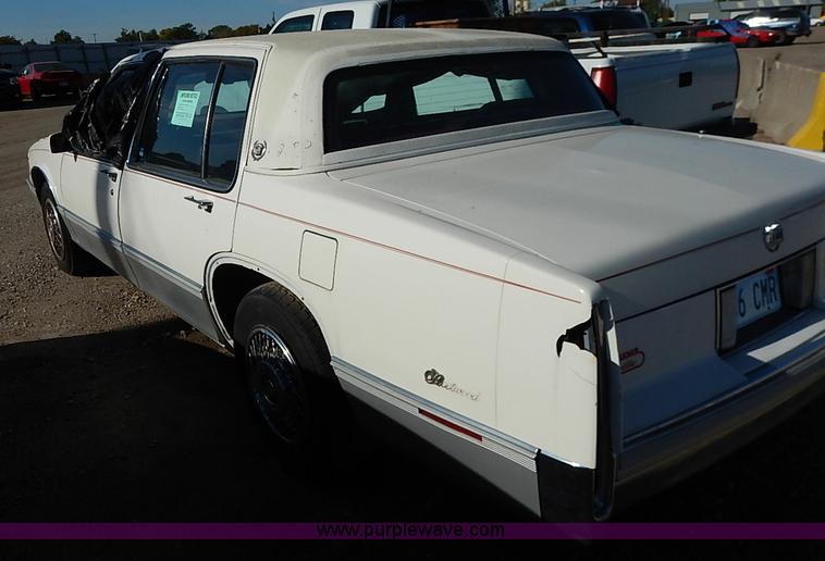 image for item I5371 1989 Cadillac DeVille Fleetwood