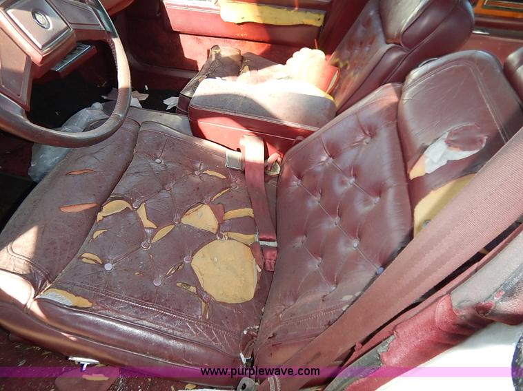 image for item I5371 1989 Cadillac DeVille Fleetwood