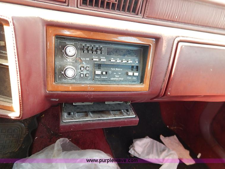 image for item I5371 1989 Cadillac DeVille Fleetwood