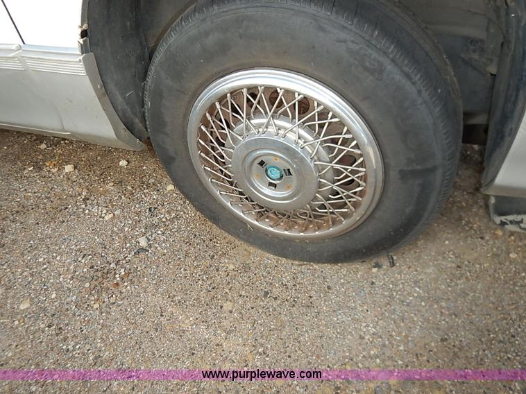 image for item I5371 1989 Cadillac DeVille Fleetwood