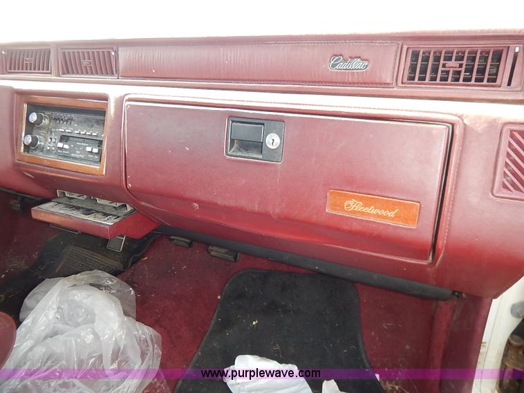 image for item I5371 1989 Cadillac DeVille Fleetwood