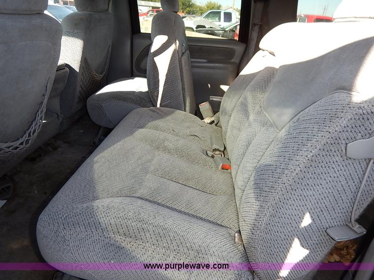 image for item I5372 1997 GMC Suburban 1500 SLE SUV