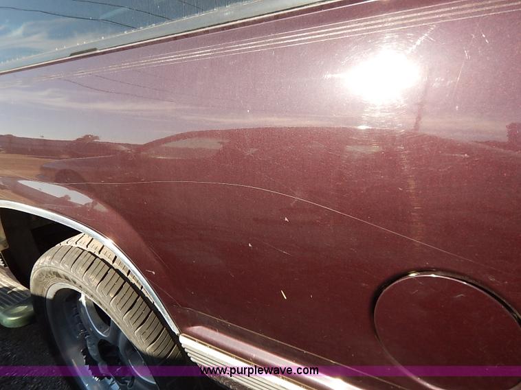 image for item I5372 1997 GMC Suburban 1500 SLE SUV