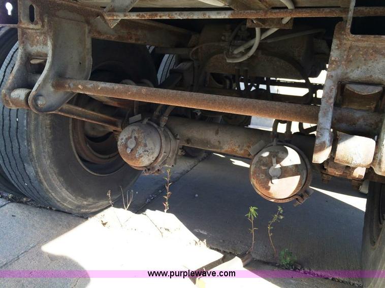 image for item D1269 1989 Monon storage semi trailer