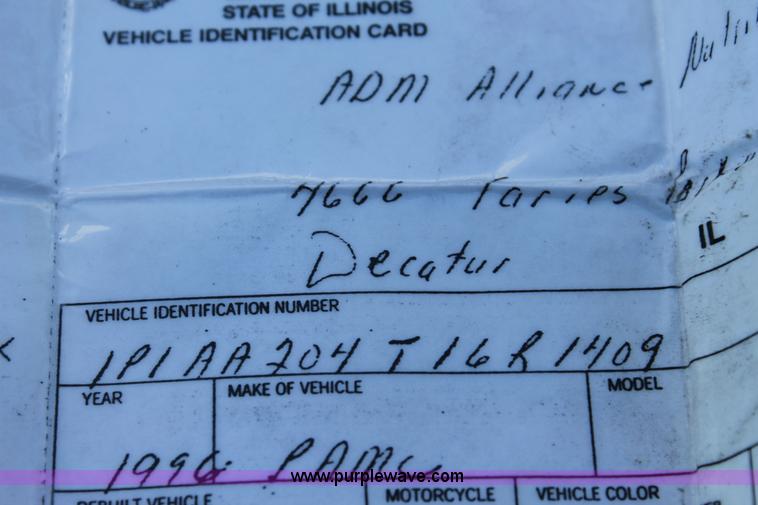 image for item E4299 1996 PMC feed trailer