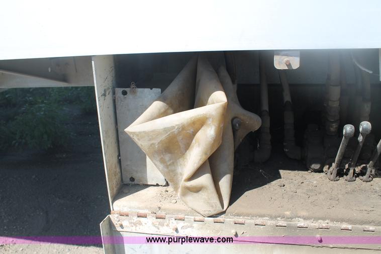 image for item E4299 1996 PMC feed trailer