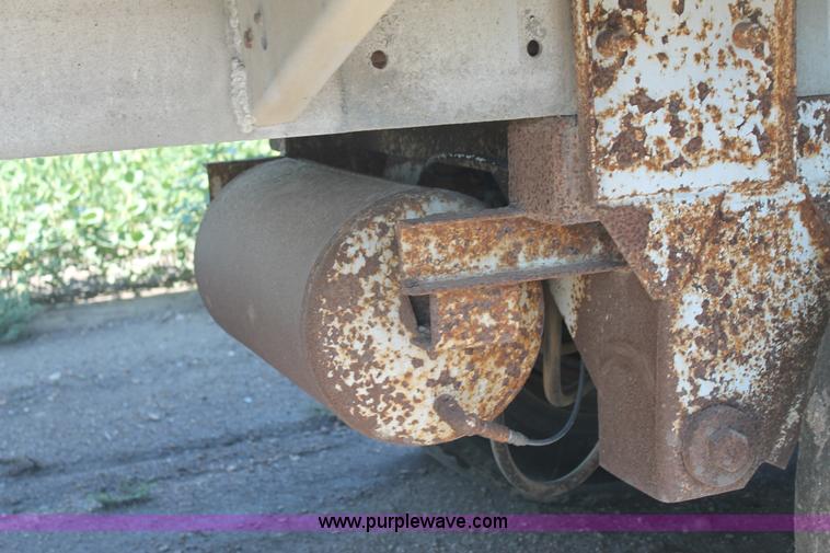 image for item E4299 1996 PMC feed trailer