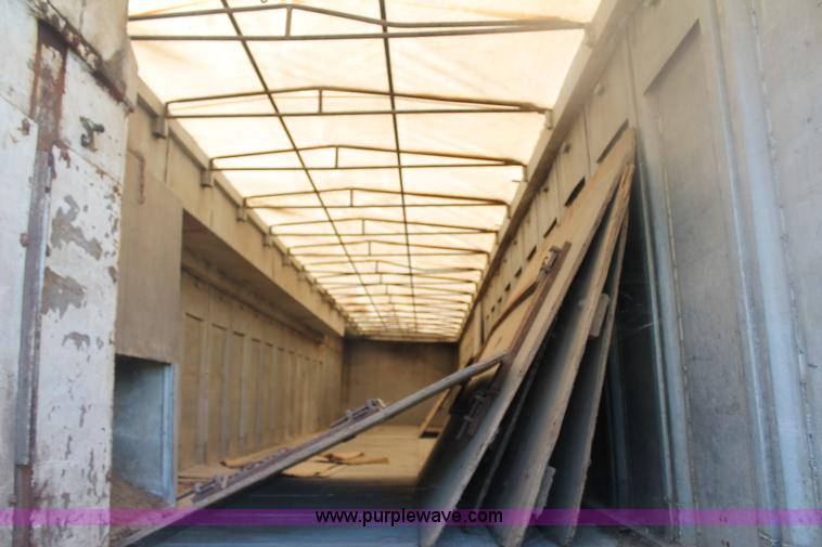 image for item E4299 1996 PMC feed trailer