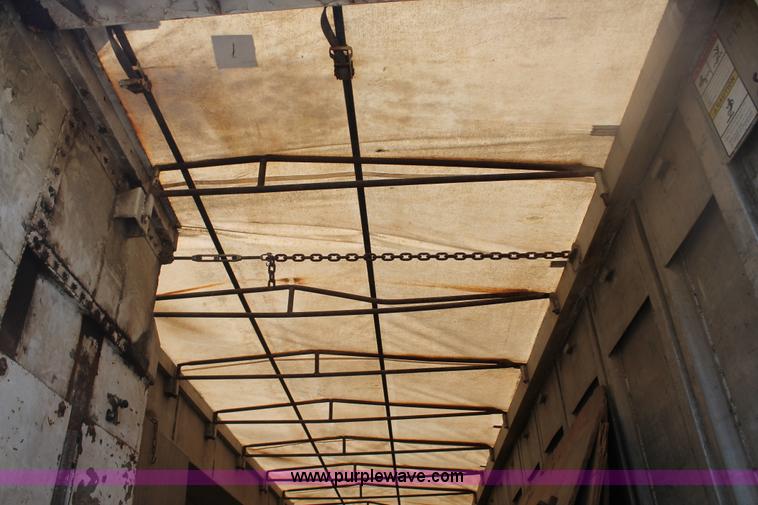 image for item E4299 1996 PMC feed trailer