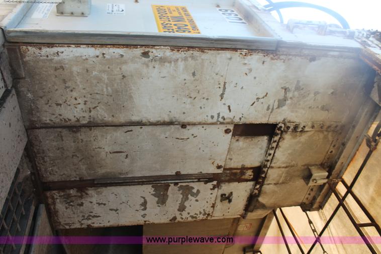 image for item E4299 1996 PMC feed trailer