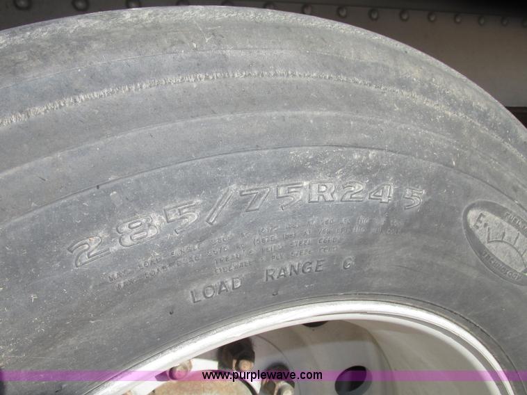 image for item G9913 1997 Chaparral 48102 aluminum flatbed trailer