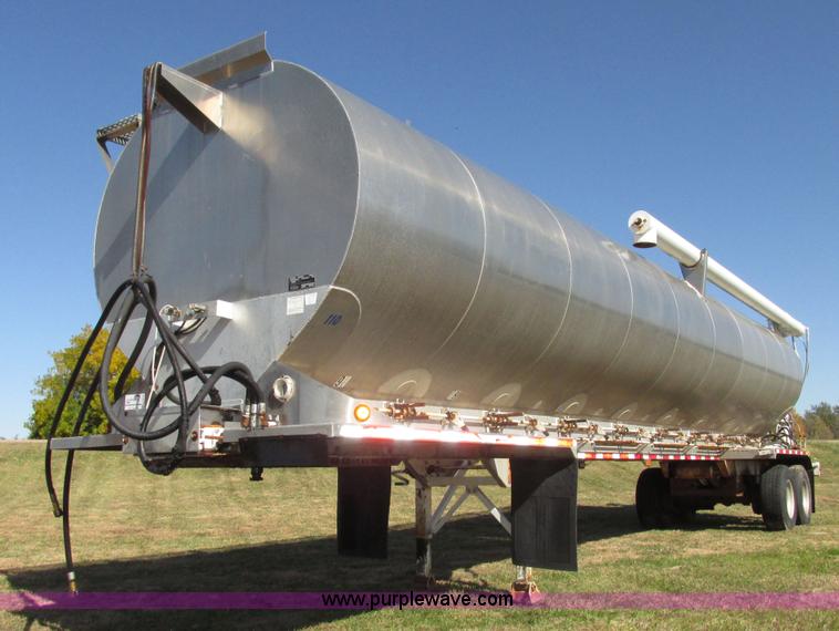 image for item G9914 1997 Ledwell LW40ADC aluminum feed trailer