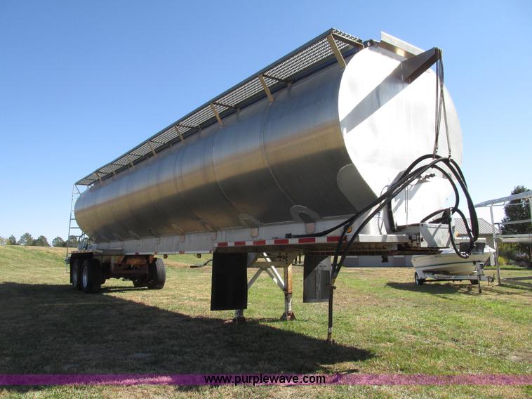 image for item G9914 1997 Ledwell LW40ADC aluminum feed trailer