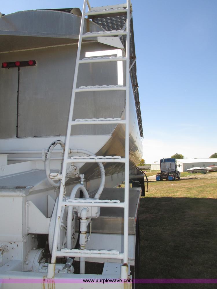 image for item G9914 1997 Ledwell LW40ADC aluminum feed trailer