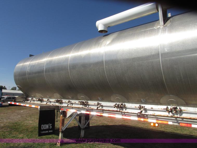 image for item G9914 1997 Ledwell LW40ADC aluminum feed trailer