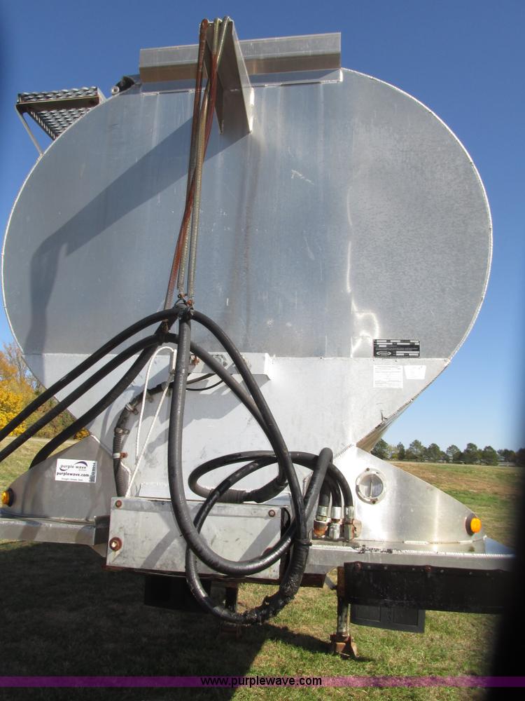 image for item G9914 1997 Ledwell LW40ADC aluminum feed trailer