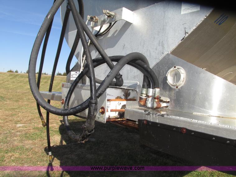 image for item G9914 1997 Ledwell LW40ADC aluminum feed trailer