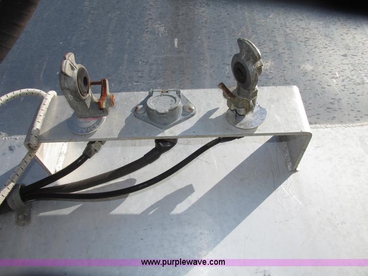 image for item G9914 1997 Ledwell LW40ADC aluminum feed trailer