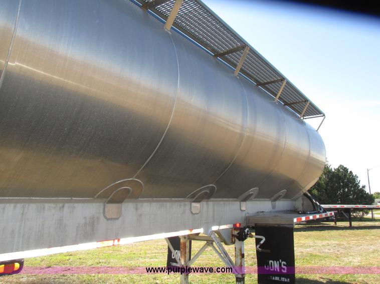 image for item G9914 1997 Ledwell LW40ADC aluminum feed trailer