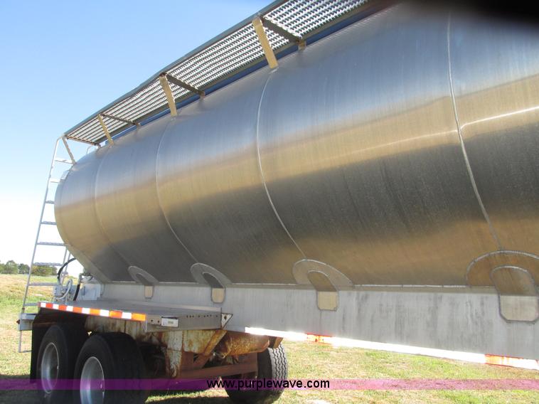 image for item G9914 1997 Ledwell LW40ADC aluminum feed trailer