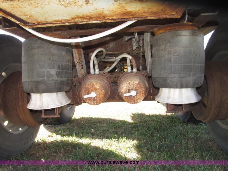 image for item G9914 1997 Ledwell LW40ADC aluminum feed trailer