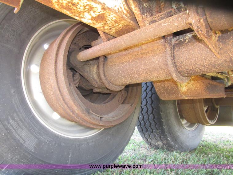 image for item G9914 1997 Ledwell LW40ADC aluminum feed trailer