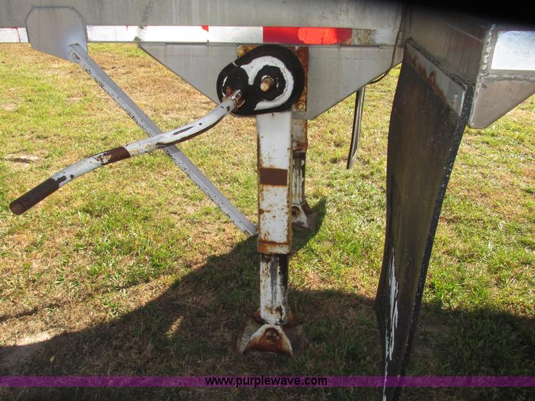 image for item G9914 1997 Ledwell LW40ADC aluminum feed trailer