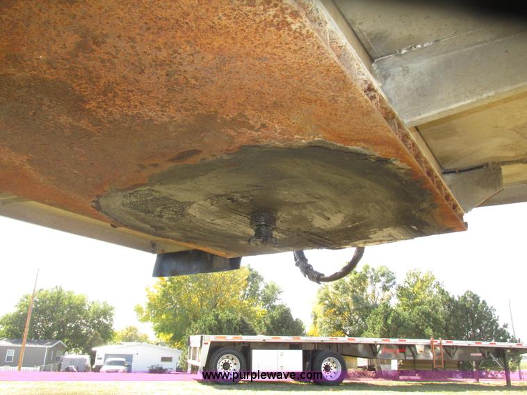 image for item G9914 1997 Ledwell LW40ADC aluminum feed trailer